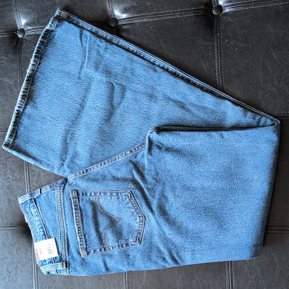 NWT --- Levi's Ribcage Bell Jeans - Picture 7 of 9